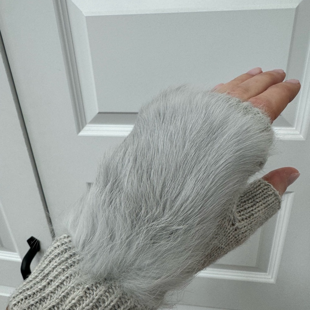 Real Rabbit Fur Grey Fingerless Gloves - New! - Picture 6 of 7